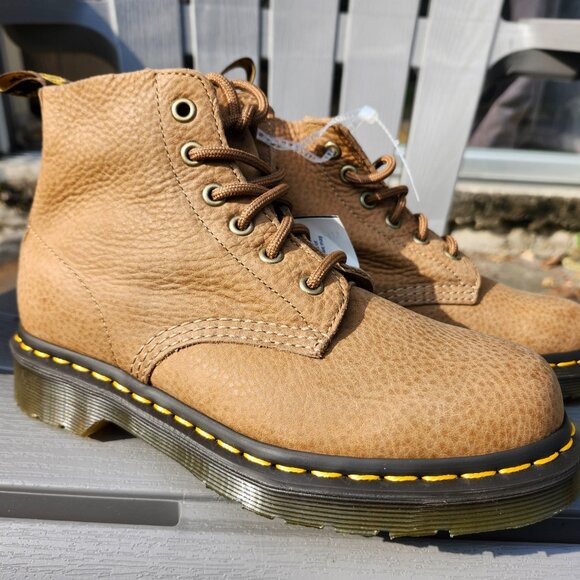 NWT Doc Dr. Martens 101 6-Eye Boot Tan Women's size 5 - Picture 1 of 6